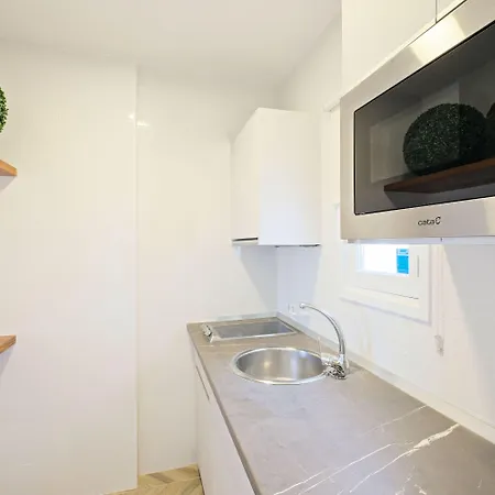 Azuline Sanso Apartment